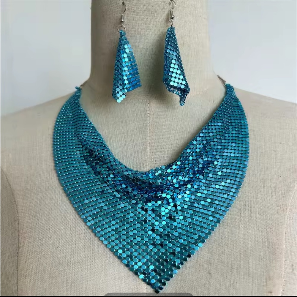 New Elegant Blue Necklace and Earring Set